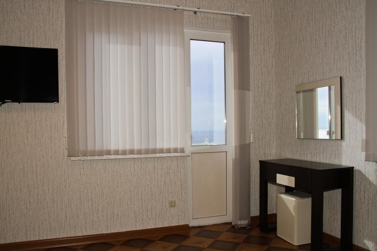 Guest House Vzgorye Gagra Exterior photo